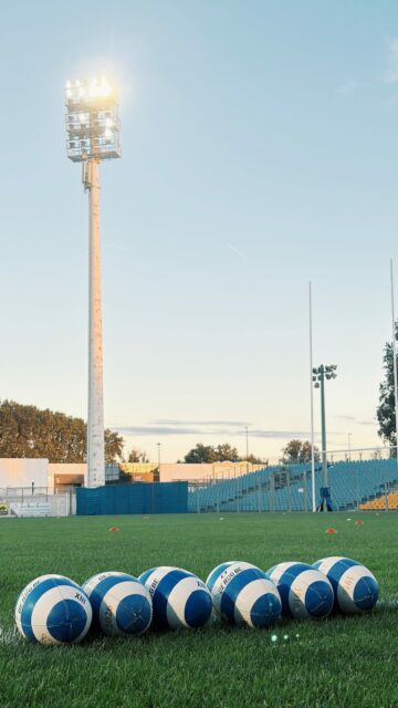 Entraînement du vendredi soir pour nos seniors 💙🤍

Le premier match de la saison arrive à grand pas 💪🏼🦬
Le travail continue 🔥

@superxiii_rugbyleague 

#rugby #rugbyleague #ffrxiii #soa #bisonsavignon