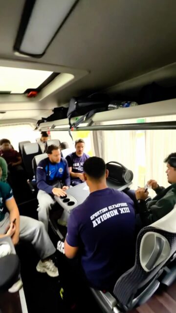 Premier déplacement à l’extérieur, premier trajet en bus de la saison pour nos seniors dans la bonne humeur malgré un temps pluvieux 💙🤍

@superxiii_rugbyleague 

#rugby #superxiii #match #avignon #rugbyleague
